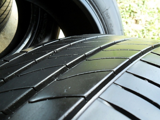 ยางขอบ16 มิชลิน215-60-R16ลงพื้นปี14 (4เส้น3,200บ) ยางขอบ16 มิชลิน215-60-R16ลงพื้นปี14 (4เส้น3,200บ)