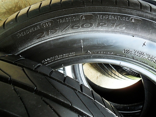 ยางขอบ16 มิชลิน215-60-R16ลงพื้นปี14 (4เส้น3,200บ) ยางขอบ16 มิชลิน215-60-R16ลงพื้นปี14 (4เส้น3,200บ)