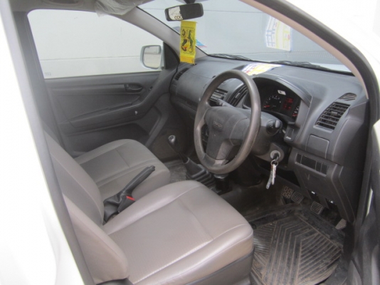 ISUZU Spark 2.5 VGS รถปี 2555 ไมล์เกือบ 9 หมื่นโล สภาพดีมาก เก็บสีเรียบร้อยแล้ว รถอยู่รังสิต ต้องรอเล่มรถจากไฟแนนซ์ประมาณ 2 อาทิตย์ครับ