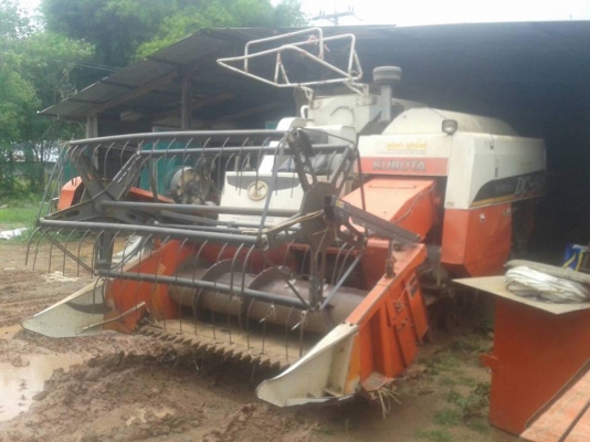 ขายรถเกี่ยวข้าวKUBOTA DC60 สภาพดีคอดี ตู้ช่วงล่างดี เครื่องดีพร้อมลุยงาน