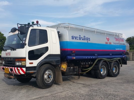 ขายสิบล้อ บรรทุกน้ำมัน