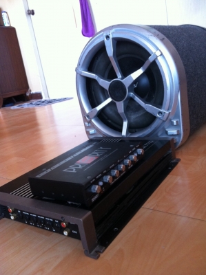 เครื่องเสียงถอดออกเพราะขายรถไปแล้ว เอาหมดลดได้ เหลือแต่ปรี ราคา 2000 บาท