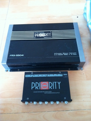 เครื่องเสียงถอดออกเพราะขายรถไปแล้ว เอาหมดลดได้ เหลือแต่ปรี ราคา 2000 บาท