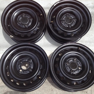 ล้อกะทะ 14นิ้ว และ 15 นิ้ว อย่างล่ะชุด ราคา 1100-1200 สภาพใหม่ครับ