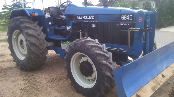 ขาย   รถไถFORD  6640สองเพลาคานหน้าNEWHOLLAND  รถปี96เล่มพร้อมโอน0810076640