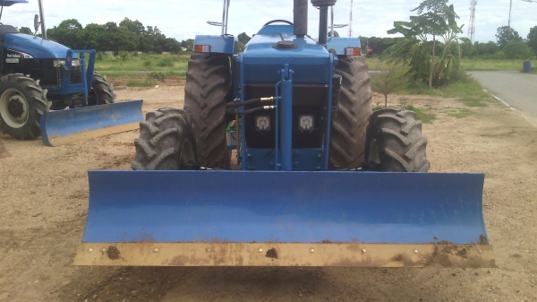 ขาย   รถไถFORD  6640สองเพลาคานหน้าNEWHOLLAND  รถปี96เล่มพร้อมโอน0810076640