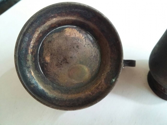 ภาชนะทำจาก แปะตั้ง ที่ใส่พริกไทยกับใส่น้ำตาลเก่ามากๆ