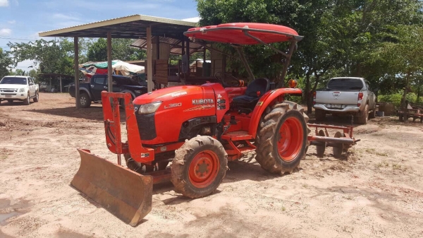 ขายรถไถ KUBOTA L3608 ปี 55 ใช้งานน้อยแค่ 1,000 ชม. เอกสารเล่มทะเบียนครบ อุปกรณ์มีโรตารี่ ผาน 5 และผานดันหน้าครับ