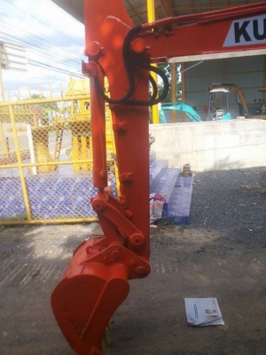 ขายรถขุดแบคโฮ KUBOTA KH-030   ขนาด Pc 30  เครื่องแน่น ปั๊มแรง ระบบไว มีลายหัวกระแทก มีกระต่ายเต่า รถเก่านอก มีเอกสารอินวอยครบ ราคา  240,000  ต่อรองได้ สนใจ 096-3268553  (ช่างเบนซ์) ID LINE 0963268553