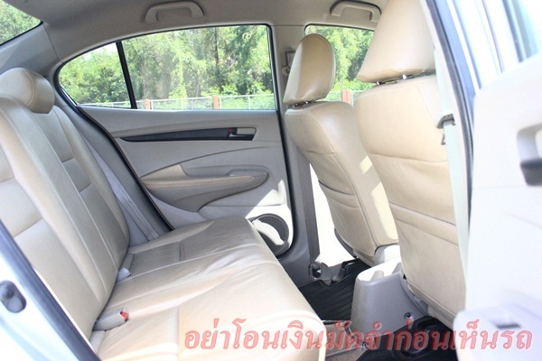 มือเดียว ไมล์น้อย 90,xxx เบาะหนัง พร้อมLPGหัวฉีดอย่างดี