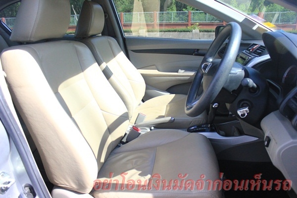 มือเดียว ไมล์น้อย 90,xxx เบาะหนัง พร้อมLPGหัวฉีดอย่างดี