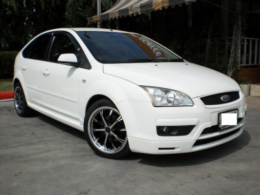 FORD FOCUS 2.0 TOPสุด รถมือเดียว สีขาว FORD FOCUS 2.0 TOPสุด รถมือเดียว สีขาว