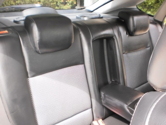 FORD FOCUS 2.0 TOPสุด รถมือเดียว สีขาว FORD FOCUS 2.0 TOPสุด รถมือเดียว สีขาว