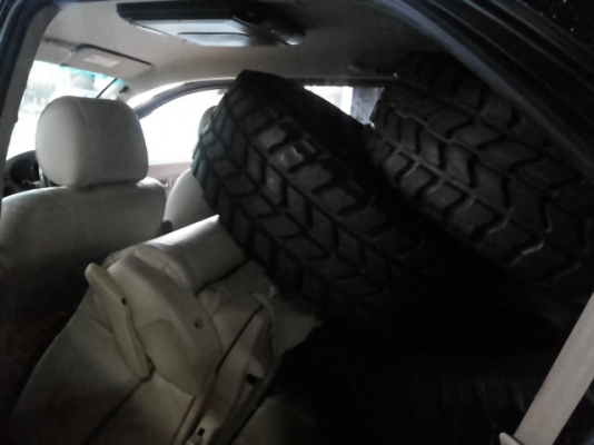 ยาง 37" Humvee 37/12.5/16.5 สวยใหม่