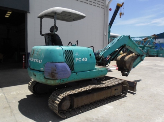 KOMATSU PC40-7 สนใจติดต่อ หนึ่ง 061-4194021