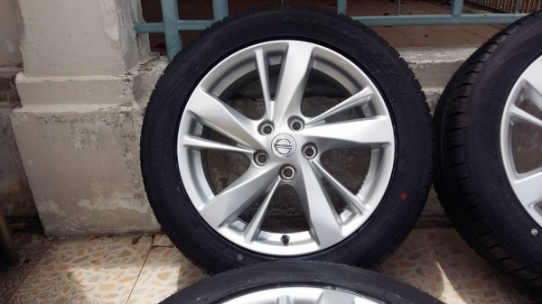 ขายล้อแม็กป้ายแดง nissan teana 17" พร้อมยางใหม่ปี15 สนใจติดต่อเล็กคลองสามครับ 081-3747940