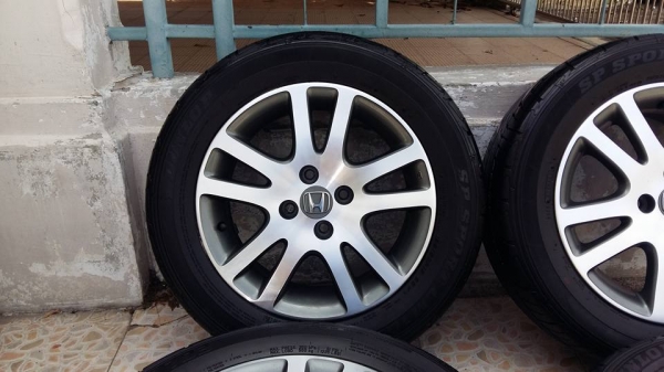 ขายล้อแม็ก civic dimension 15" พร้อมยางปี12 สนใจติดต่อเล็กคลองสามครับ 081-3747940
