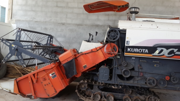 ขายรถเกี่ยวข้าว คูโบต้า เจ้าของขายเอง 0824872578