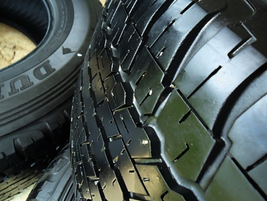 ยาง17 ดันล็อป 265-65-R17ลงพื้นปี13 (4เส้น 2,600บ)