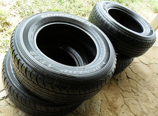 ยาง17 ดันล็อป 265-65-R17ลงพื้นปี13 (4เส้น 2,600บ)