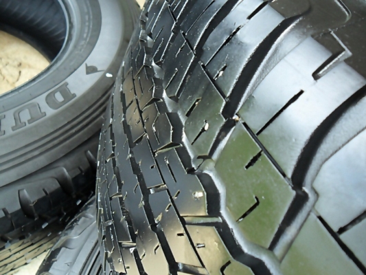 ยาง17 ดันล็อป 265-65-R17ลงพื้นปี13 (4เส้น 2,600บ)