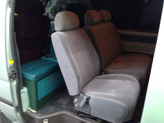 ขายรถตู้ ปี2003 เครื่อง kz พึ่งวาง วิ่งได้แค่ 300 โล เบาะหมุน สีเดิม ไม่เคยชน