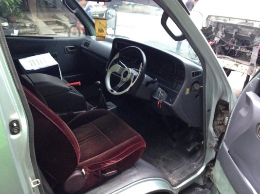 ขายรถตู้ ปี2003 เครื่อง kz พึ่งวาง วิ่งได้แค่ 300 โล เบาะหมุน สีเดิม ไม่เคยชน