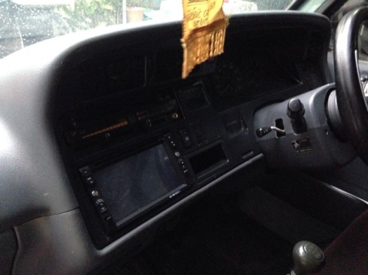 ขายรถตู้ ปี2003 เครื่อง kz พึ่งวาง วิ่งได้แค่ 300 โล เบาะหมุน สีเดิม ไม่เคยชน