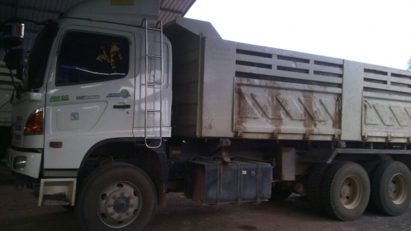 รถฮีโน่ 10 ล้อดั้ม FM1A  344 แรงม้า. ปี 55  ( มีขาย 2 คัน. )     สนใจติดต่อ  081 - 6079515