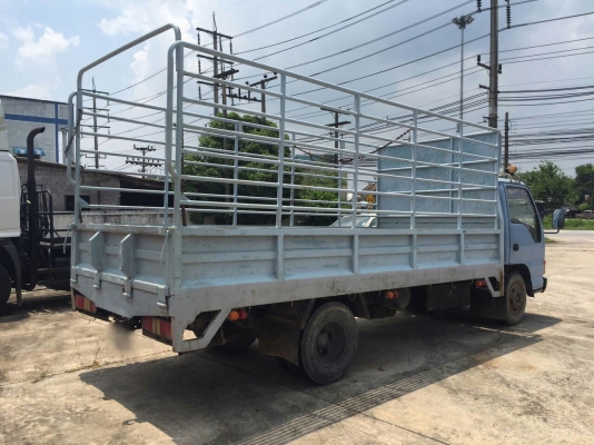 รถอีซูซู 6 ล้อรั้ว NPR 120 แรงม้า. ปี 41  ( ฝาขาว. )     สนใจติดต่อ  081 - 6079515