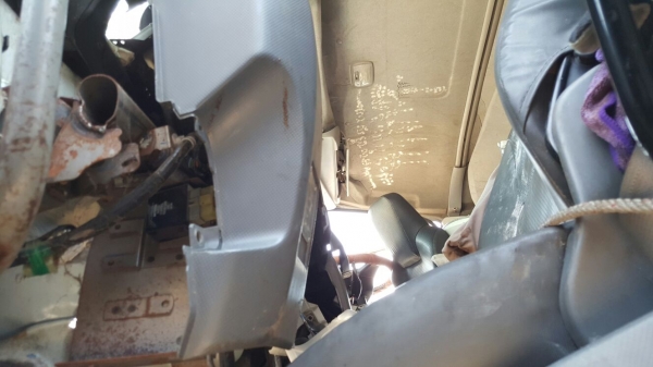 รถอีซูซุ 10 ล้อ FXZ 360 แรงม้า. ปี 50   ( * ขายตามสภาพ. )     สนใจติดต่อ  081 - 6079515