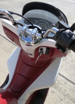 Honda PCX 150 สดใหม่ ไมล์น้อย เดิมแท้ดี ไม่มีบิวด์