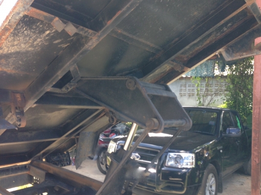 รถอีซูซู 4 ล้อรั้ว NKR 100 แรงม้า. ปี 47    สนใจติดต่อ  081 - 6079515