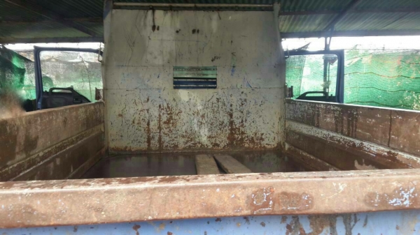 รถอีซูซู 4 ล้อรั้ว NKR 100 แรงม้า. ปี 47    สนใจติดต่อ  081 - 6079515