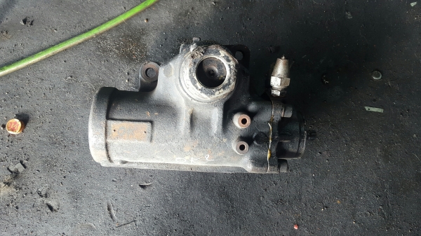 ขายกระปุกพวงมาลัยเพาเวอร์ NASSAN UD