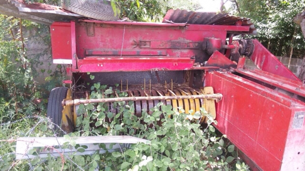 ขายเครื่องอัดฟาง นิวฮอนแลน รุ่น 276