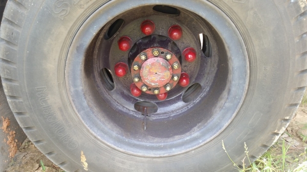 ขาย195 แรง 6ล้อใหญ่ ยาง900 ยาว7 เมตร 084-6575265