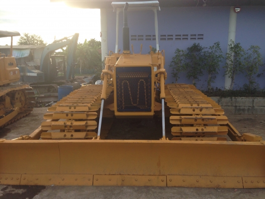 ขายKOMATSU D2-6 PLL สภาพสวย พร้อมใช้งานเครื่องดี ช่วงล่างดี ใบแทร็คเต็ม