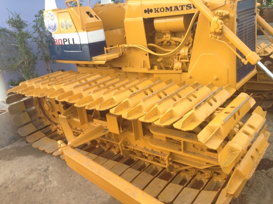 ขายKOMATSU D2-6 PLL สภาพสวย พร้อมใช้งานเครื่องดี ช่วงล่างดี ใบแทร็คเต็ม