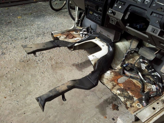 ตัดคอจิ้งหรีด Terrano I จอเหลี่ยม ไมล์ดีเซลtd27