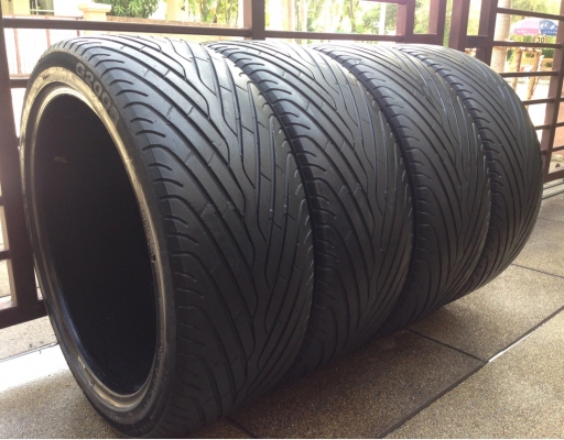 ยาง 265 40 22 ปลายปี13 พร้อมใช้งาน ไม่มีปะ ราคาไม่แพง