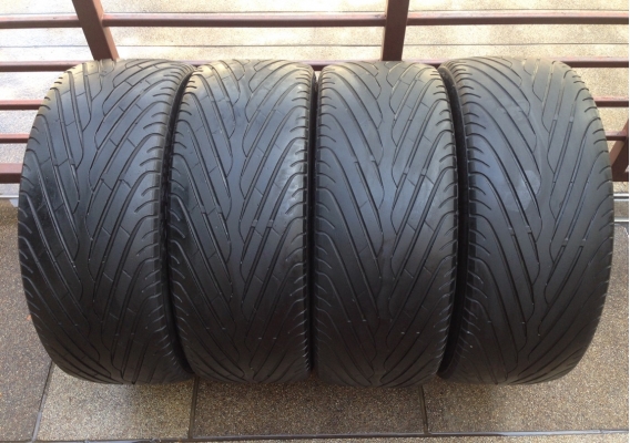 ยาง 265 40 22 ปลายปี13 พร้อมใช้งาน ไม่มีปะ ราคาไม่แพง