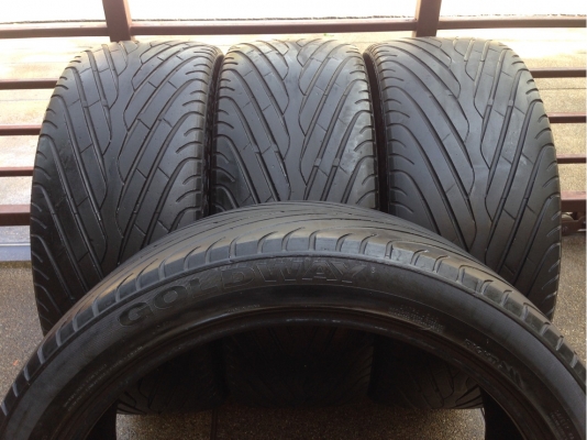 ยาง 265 40 22 ปลายปี13 พร้อมใช้งาน ไม่มีปะ ราคาไม่แพง