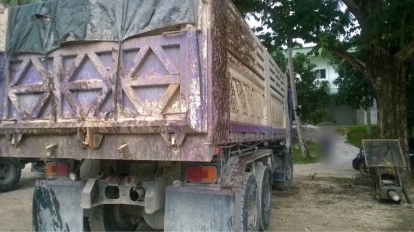 ขายรถ10ล้อดั้มพ์ HINO FM1J เครื่อง 260แรงม้า ปี48 สนใจโทร 081-970-1072