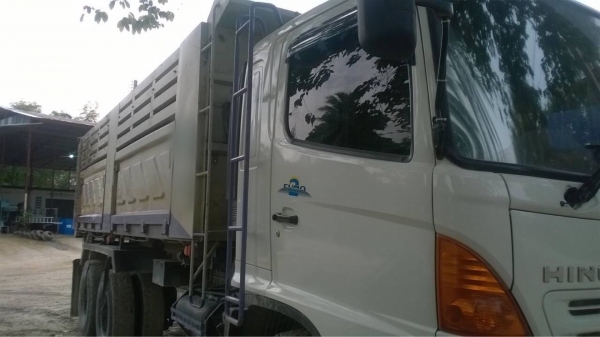 ขายรถ10ล้อดั้มพ์ HINO FM1J เครื่อง 260แรงม้า ปี48 สนใจโทร 081-970-1072