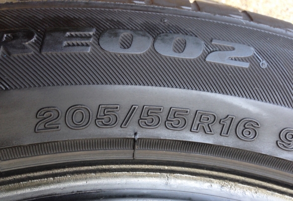 ยาง Bridgestone Adrenalin RE002 205 55 16 สิ้นปี11 พร้อมใช้งาน ไม่มีปะ