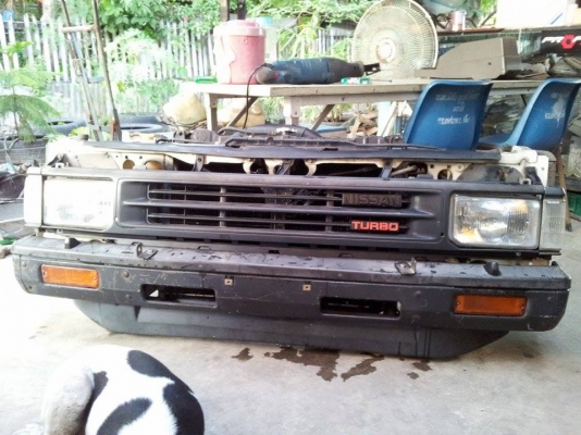 หน้าตัดศอก Terrano I จอเหลี่ยม หม้อน้ำดีเซล TD27 สภาพดีกระจังไฟมุมไฟหน้าไม่มีแตกหักใดๆ