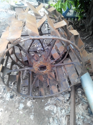 ขอขายล้อตีนเหล็กของคูโบต้า สภาพดีครับ ขอขายล้อตีนเหล็กของคูโบต้า สภาพดีครับ