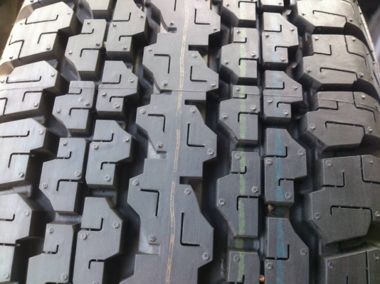 ขายแม็กพร้อมยางถอดป้ายแดง ออนิว เชฟโรเลต 6รูขอบ16 พร้อมยางบริดสโตน 245/70R16 ปี15 ตุ่มหน้ายางเส้นสีอยู่ครบทุกเส้น จำนวน 1 ชุด