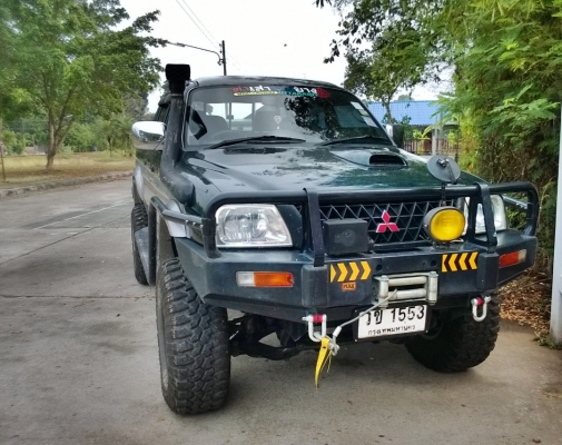 MITSUBISHI GRANDIS 4WD ปี2001